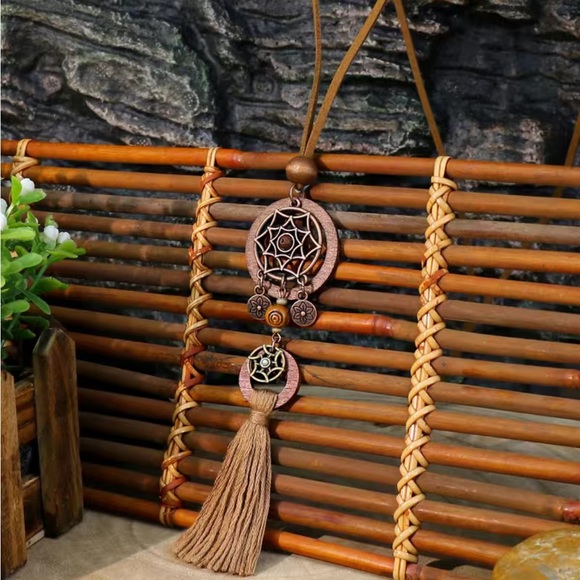 Boho Ladies 1 Pendant‎ Wooden Cut Out Necklace Round Hollow Set White Flower - Picture 3 of 10